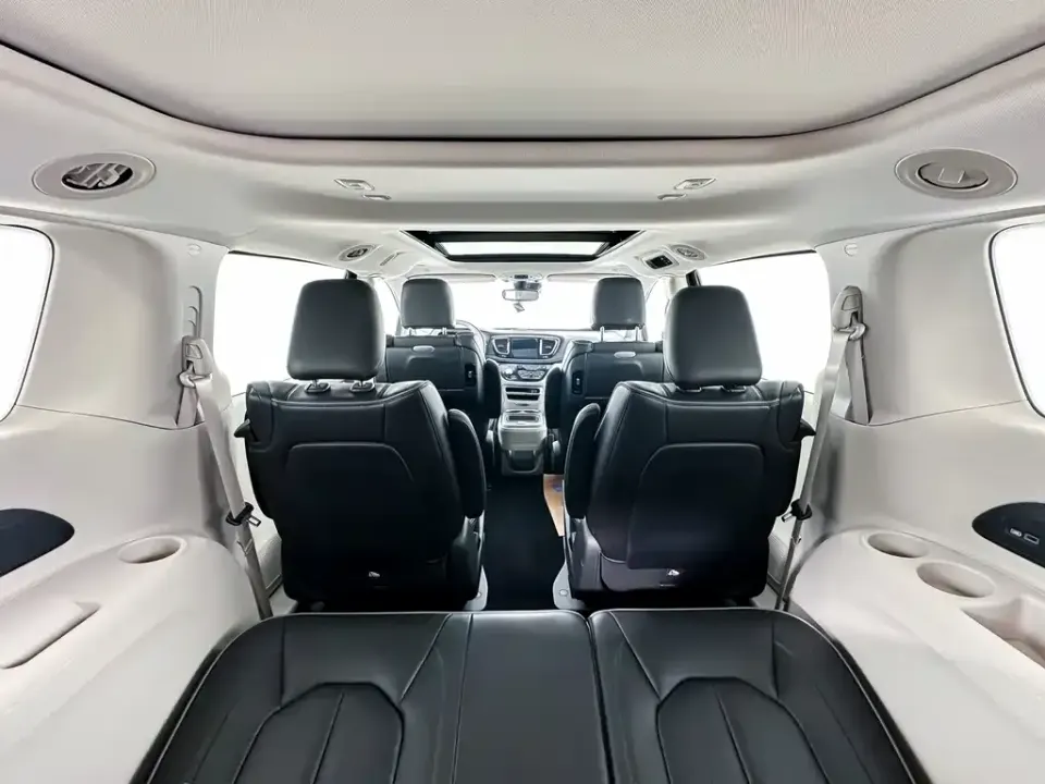 Chrysler Grand Voyager PHEV (Import)
