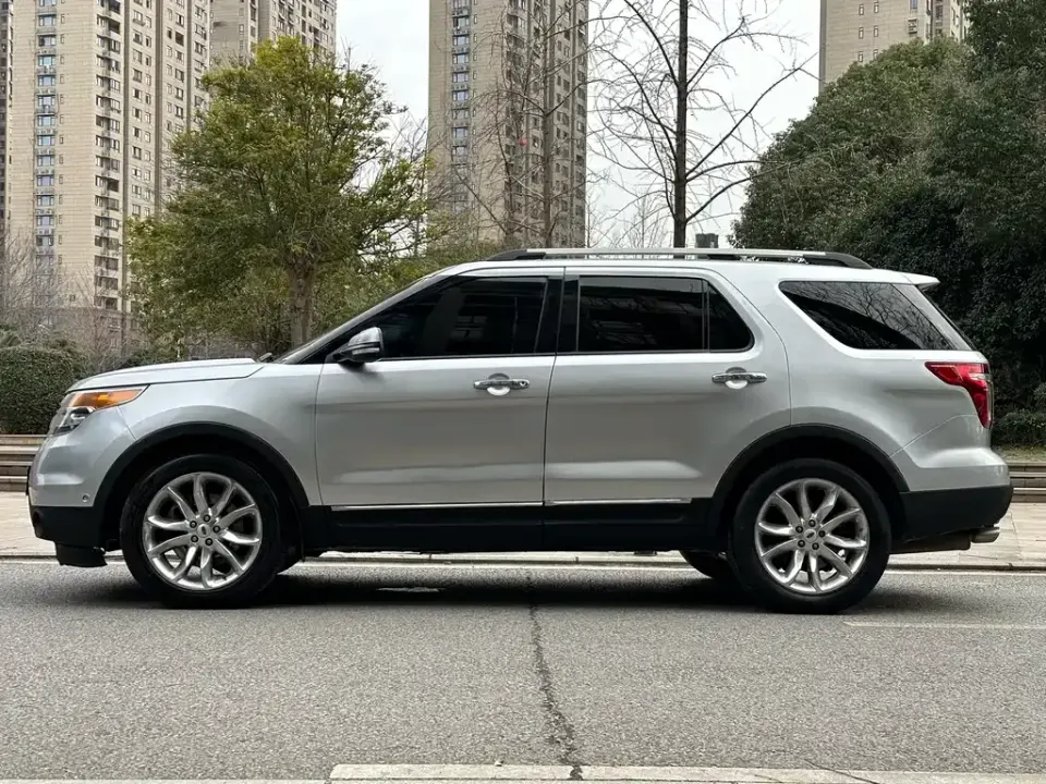 Ford Explorer (Import)