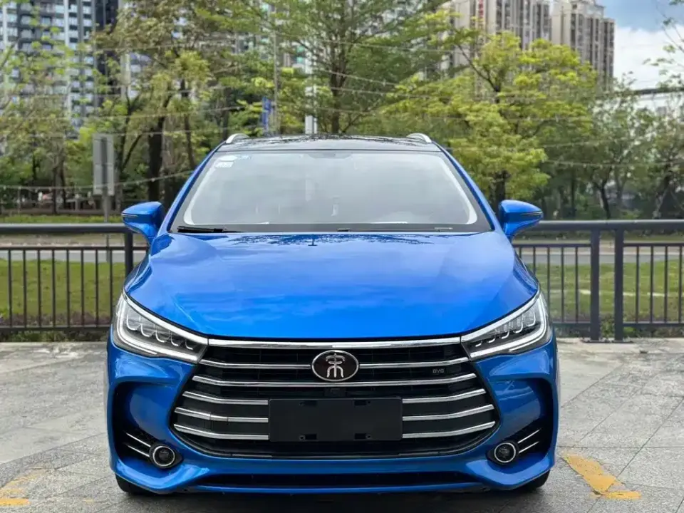 BYD MAX