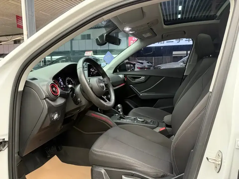 Audi Q2L
