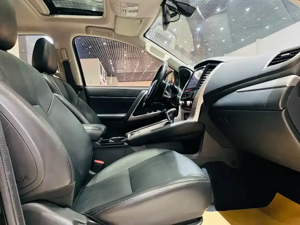 Mitsubishi Pajero Sport (Import)