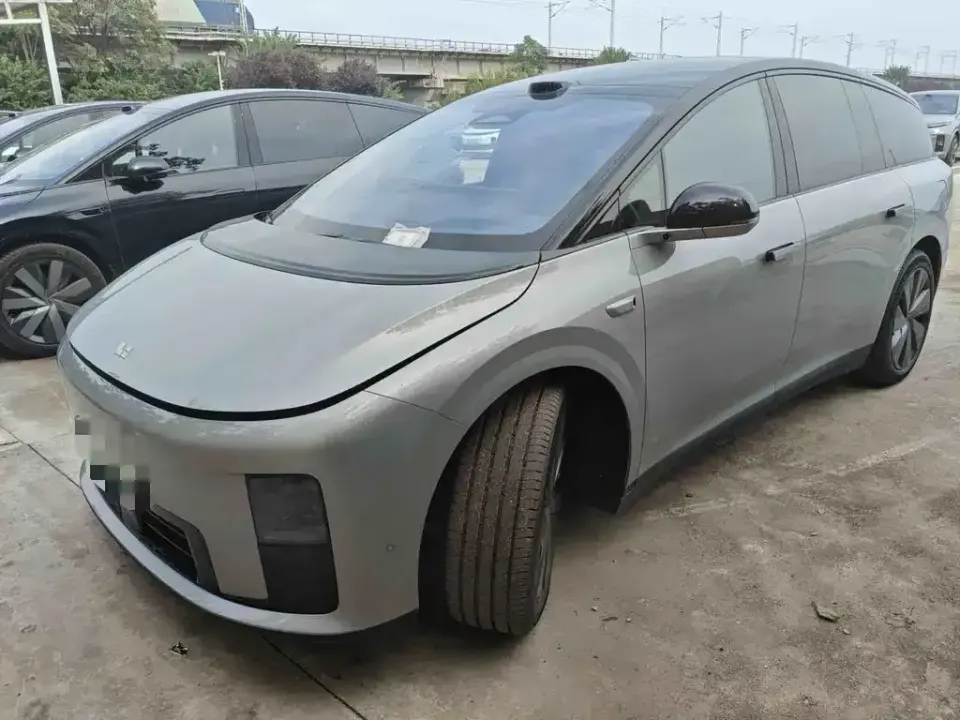 Li Li i8