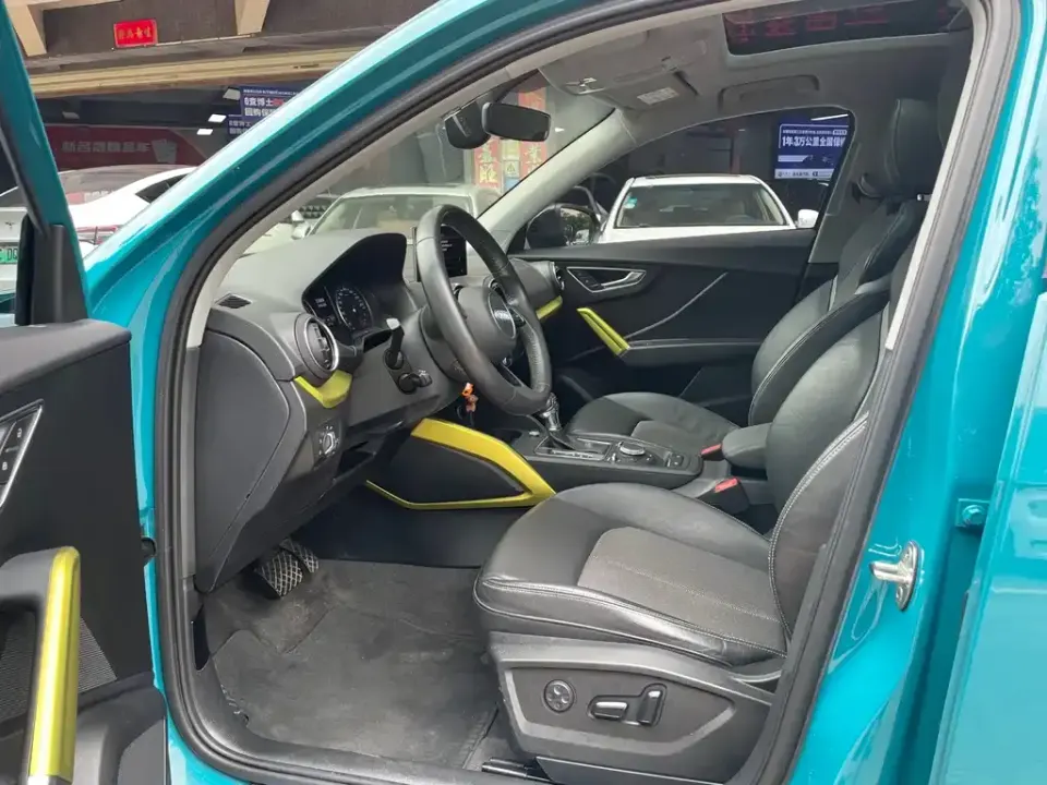 Audi Q2L