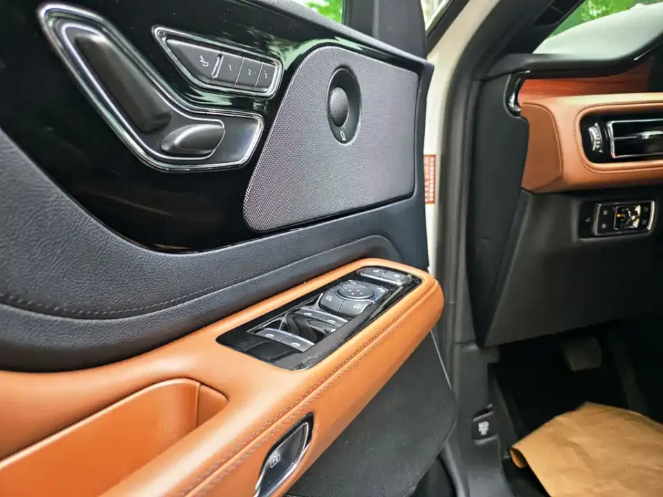 Lincoln Aviator