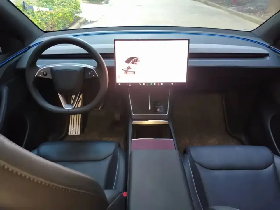 Tesla Model Y L