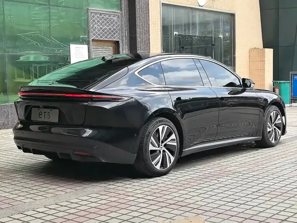 Nio ET5