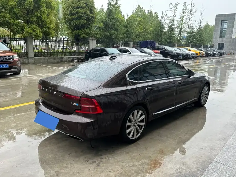 Volvo S90