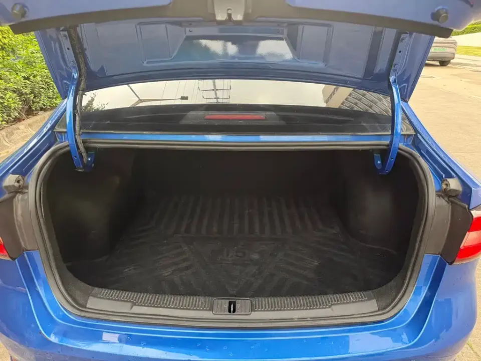 Roewe i5
