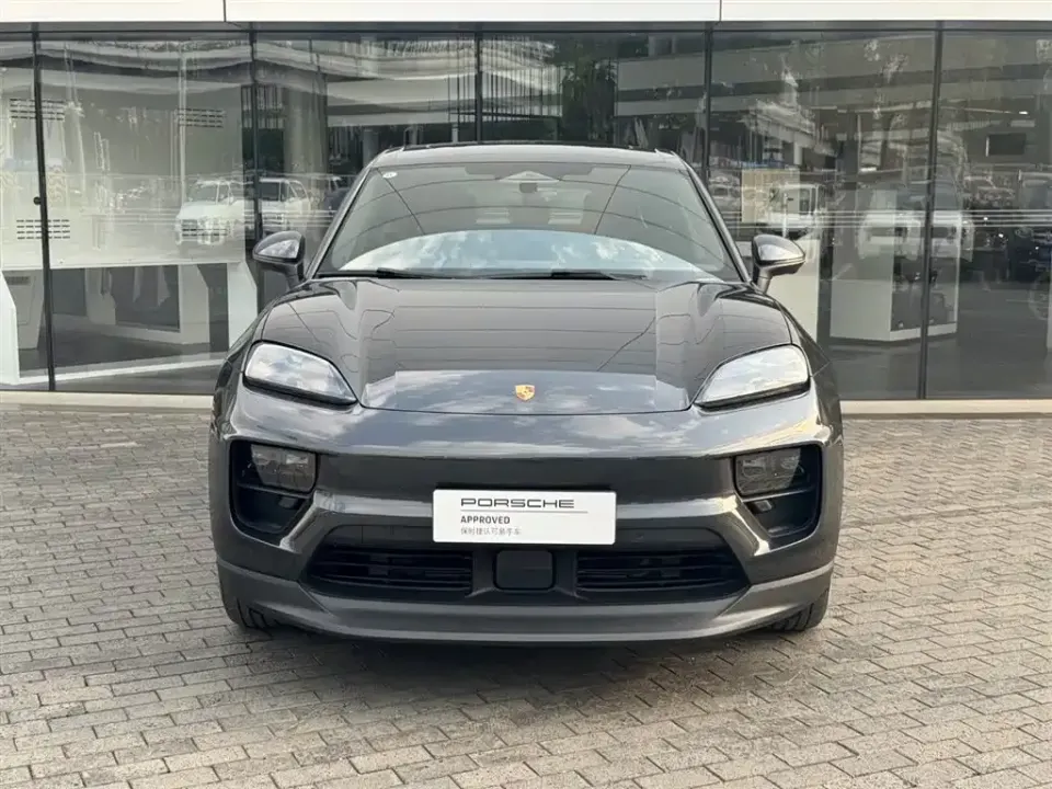 Porsche Macan EV