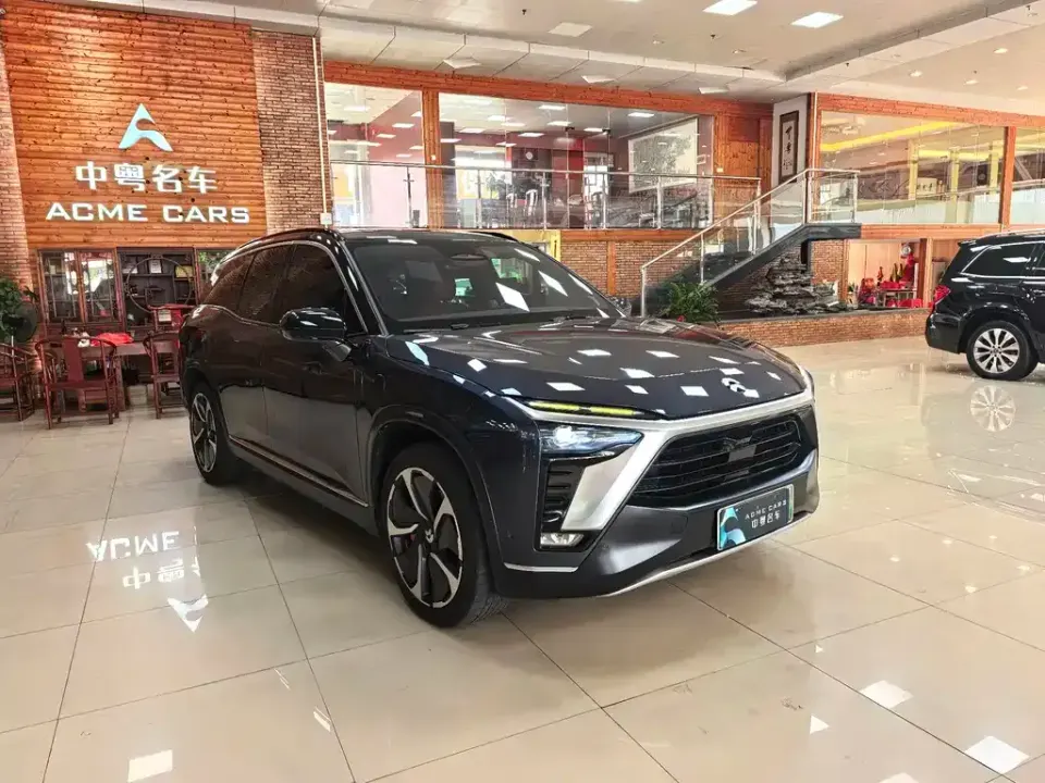 Nio ES8