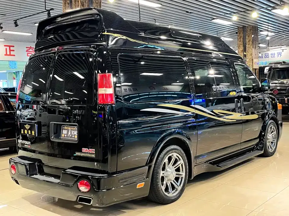 GMC Savana