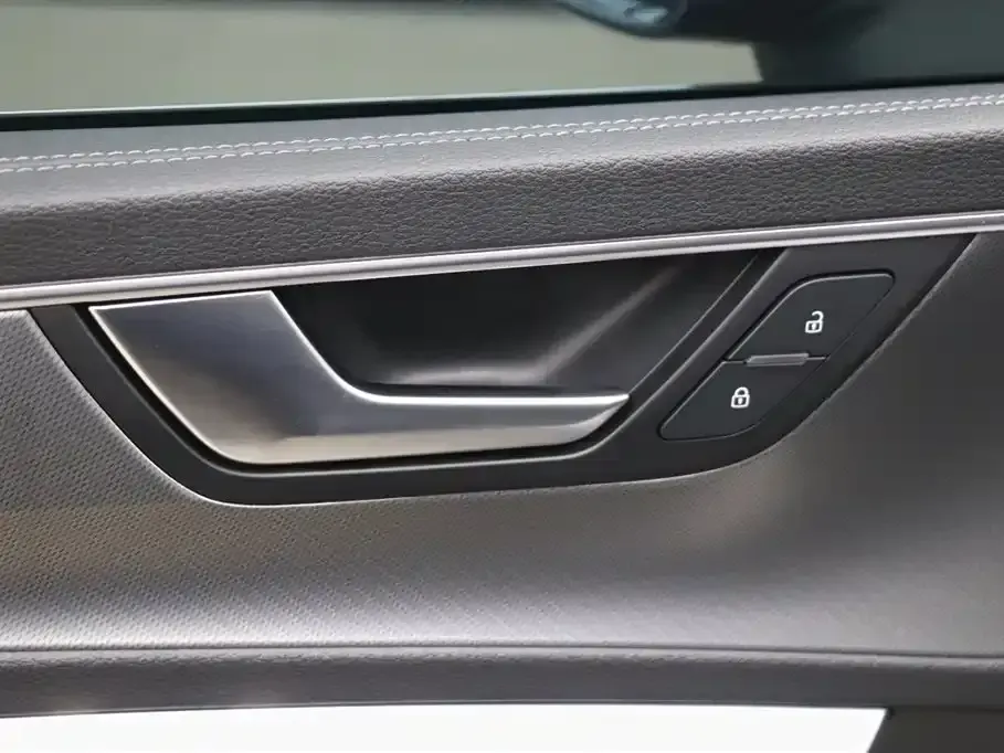 Audi A7L