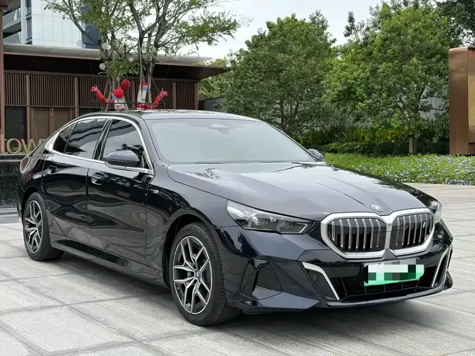 BMW i5