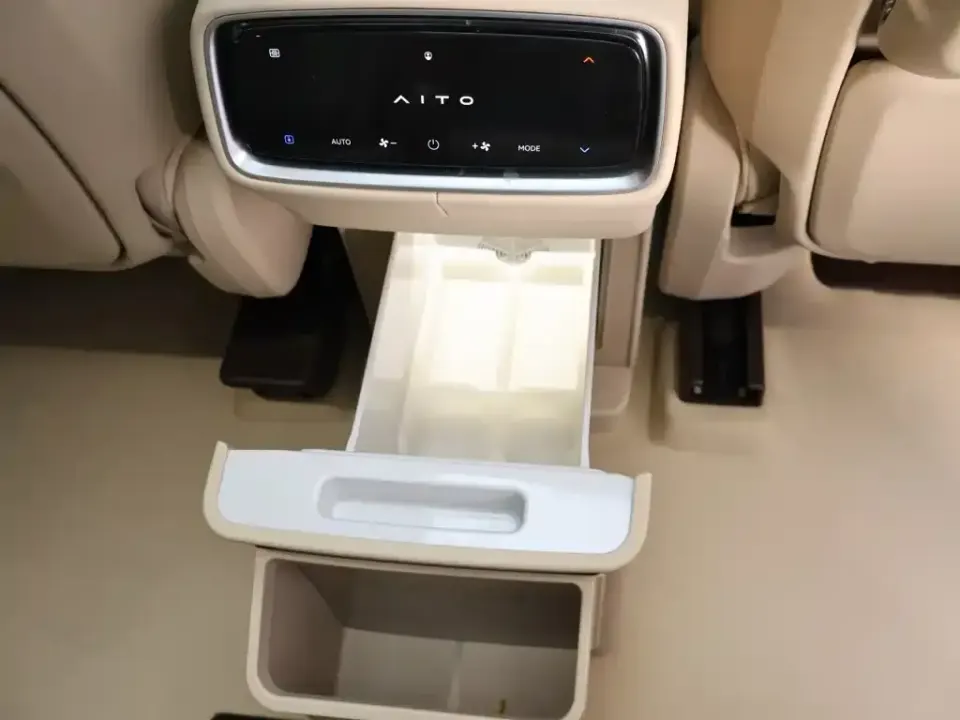 AITO AITO M9