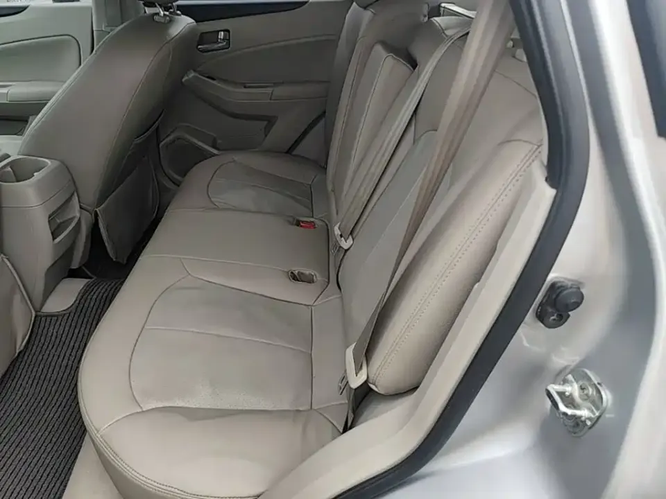 Venucia T70