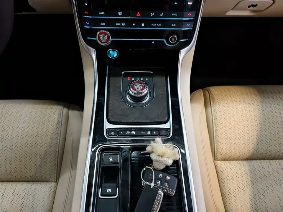 Jaguar XFL