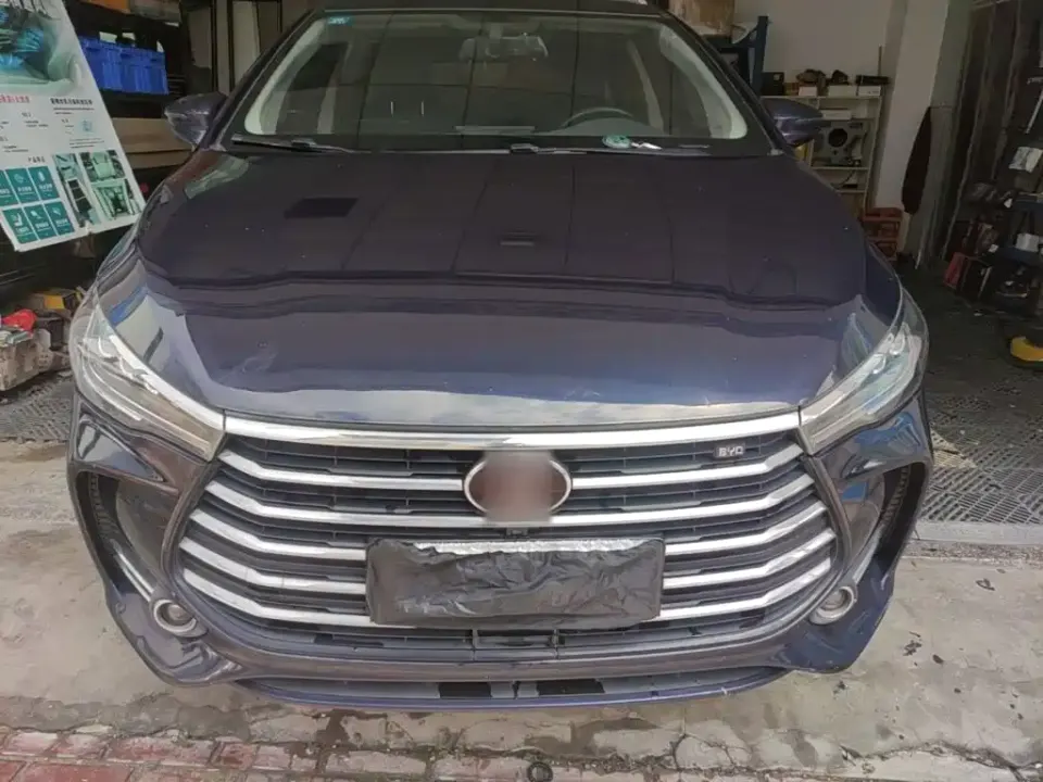 BYD MAX