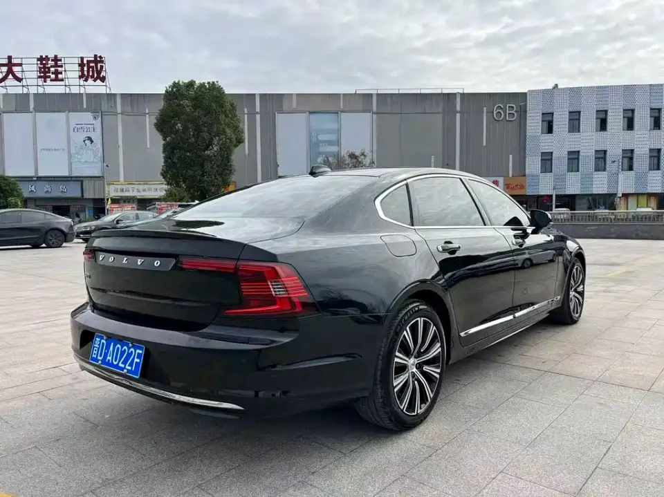 Volvo S90