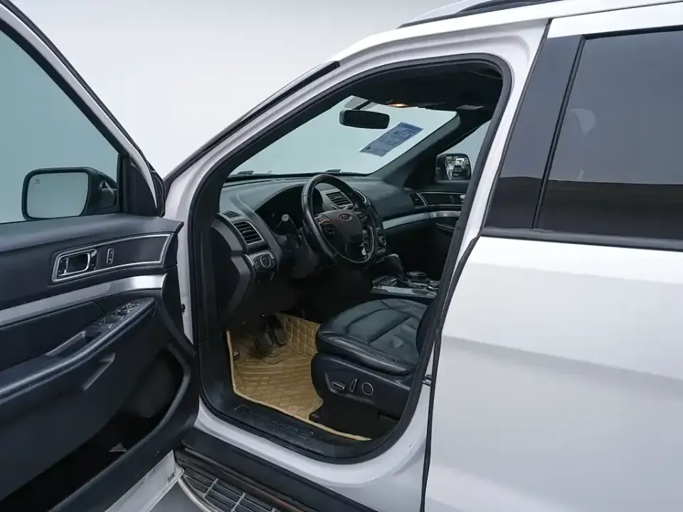 Ford Explorer (Import)
