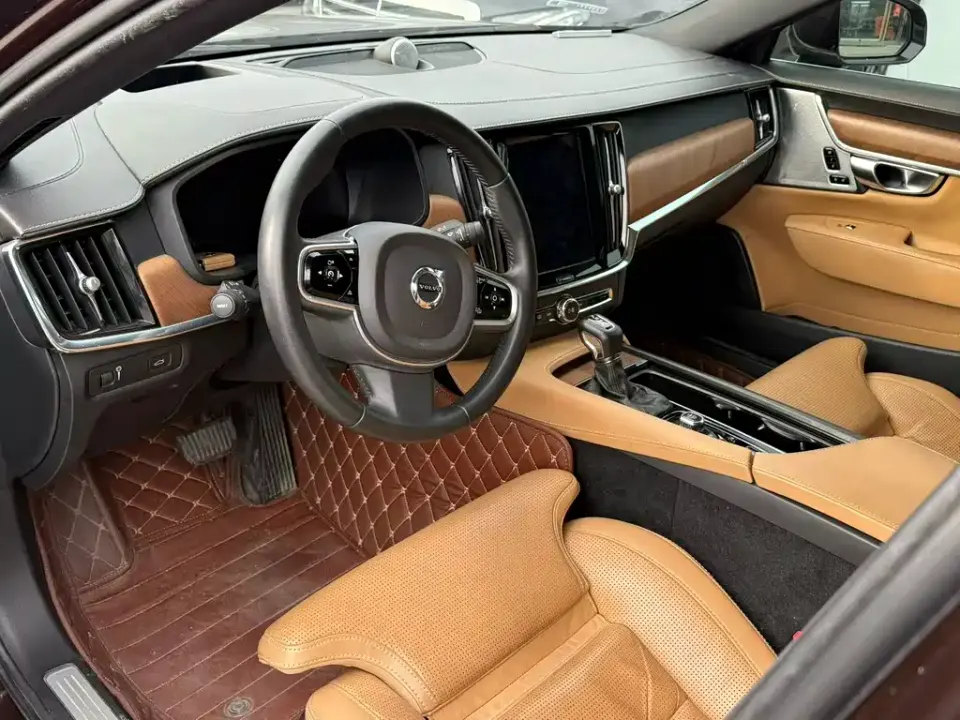 Volvo S90