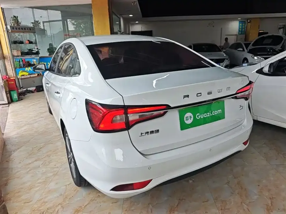 Roewe i5
