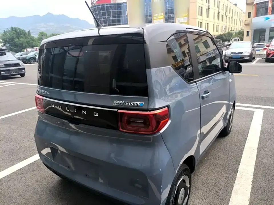 Wuling MINIEV