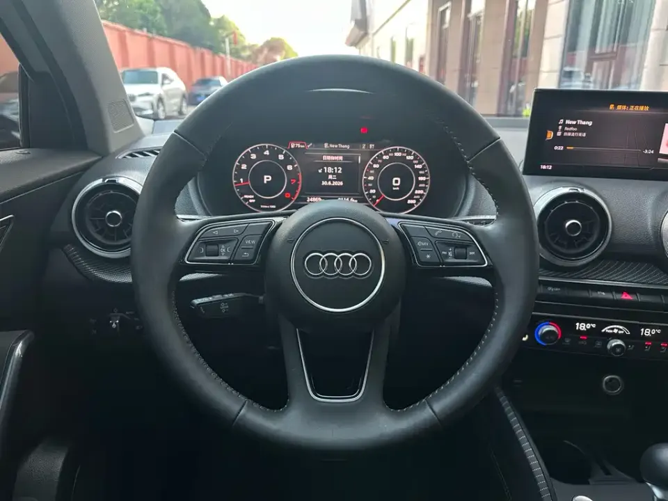 Audi Q2L