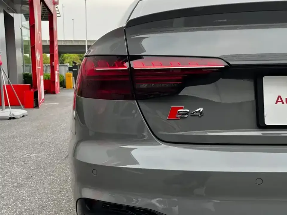 Audi S4
