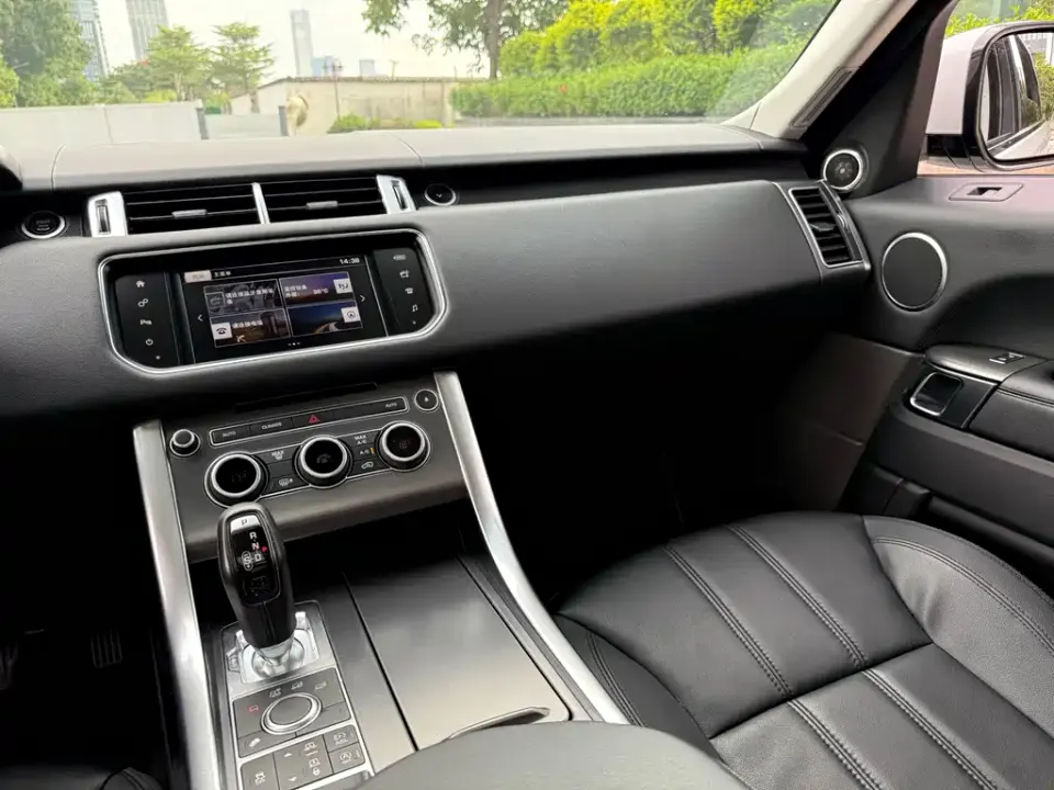 Land Rover Sport