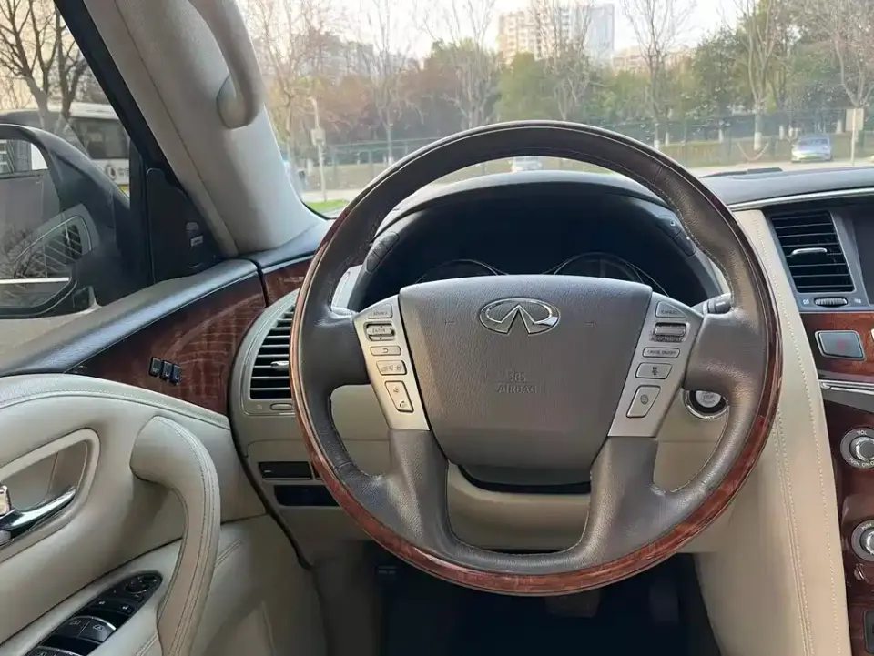Infiniti QX80