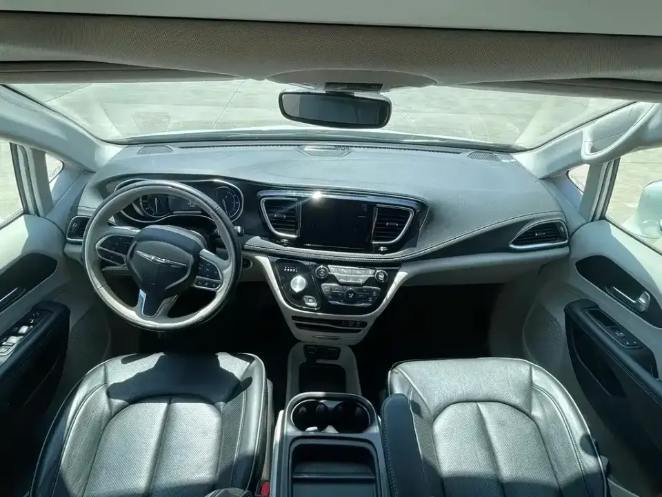 Chrysler Grand Voyager PHEV (Import)