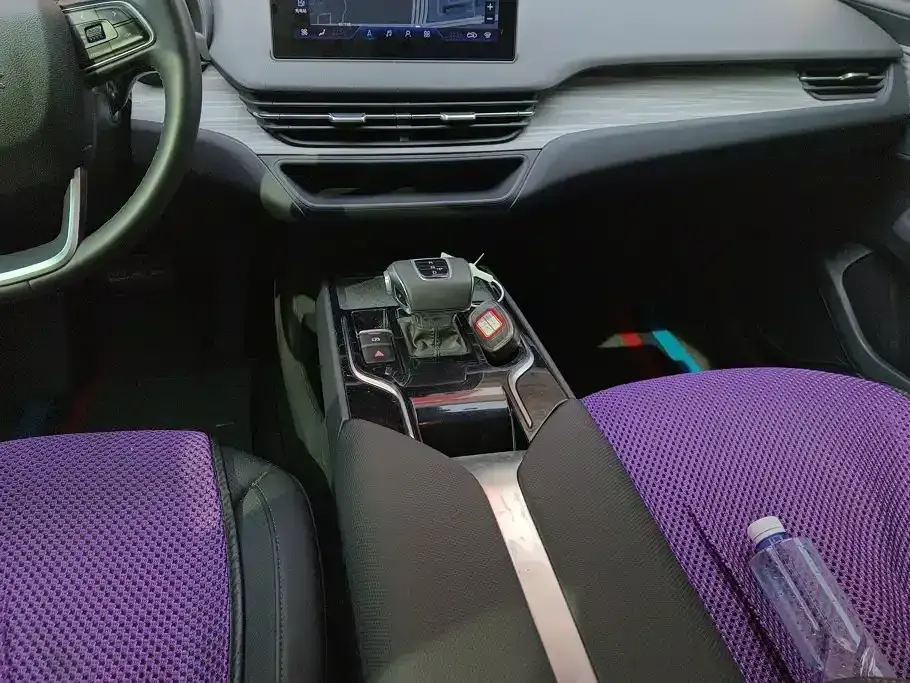 Hongqi Hongqi E-QM5