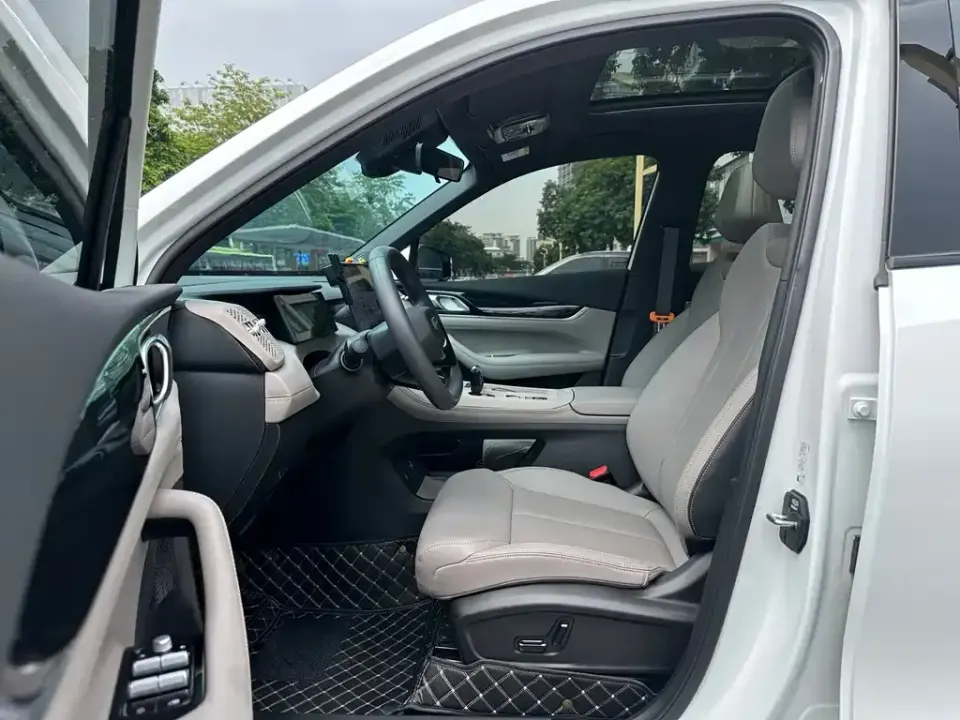 Geely Boyue L