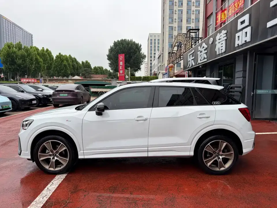 Audi Q2L