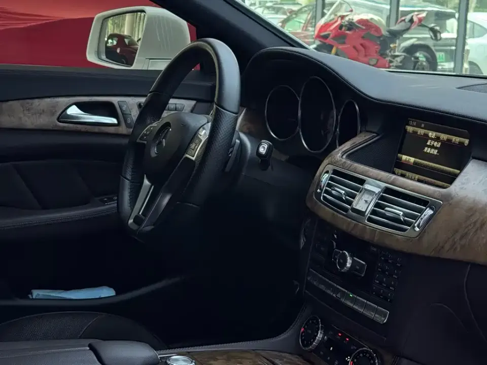Mercedes-Benz CLS