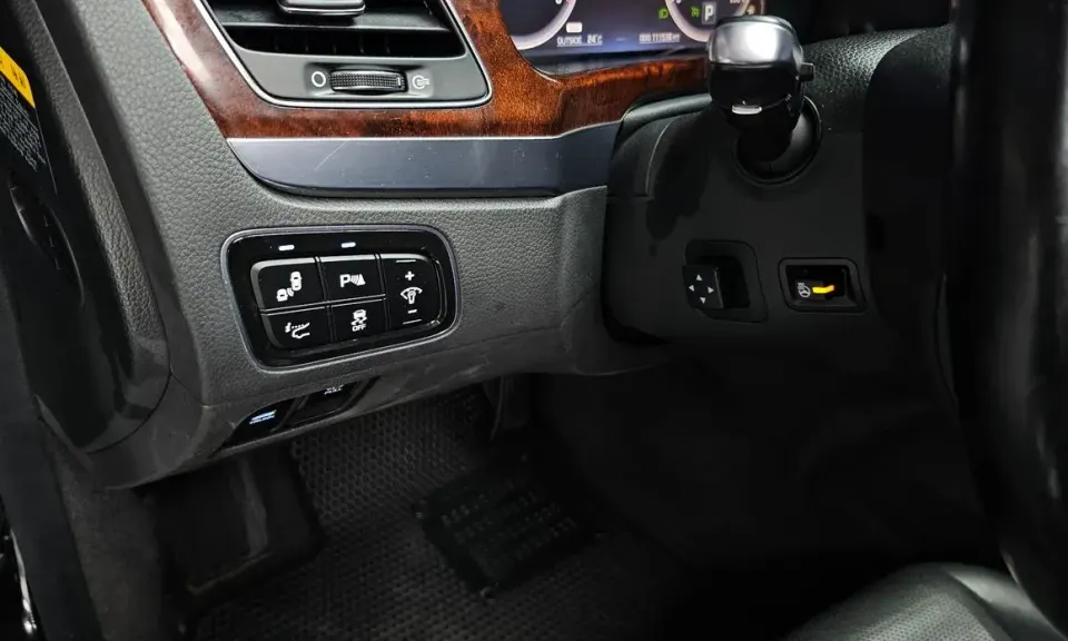 Hyundai Equus