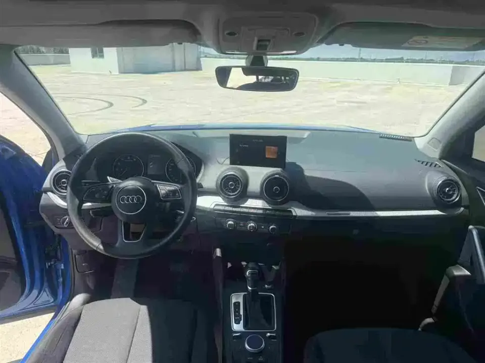Audi Q2L