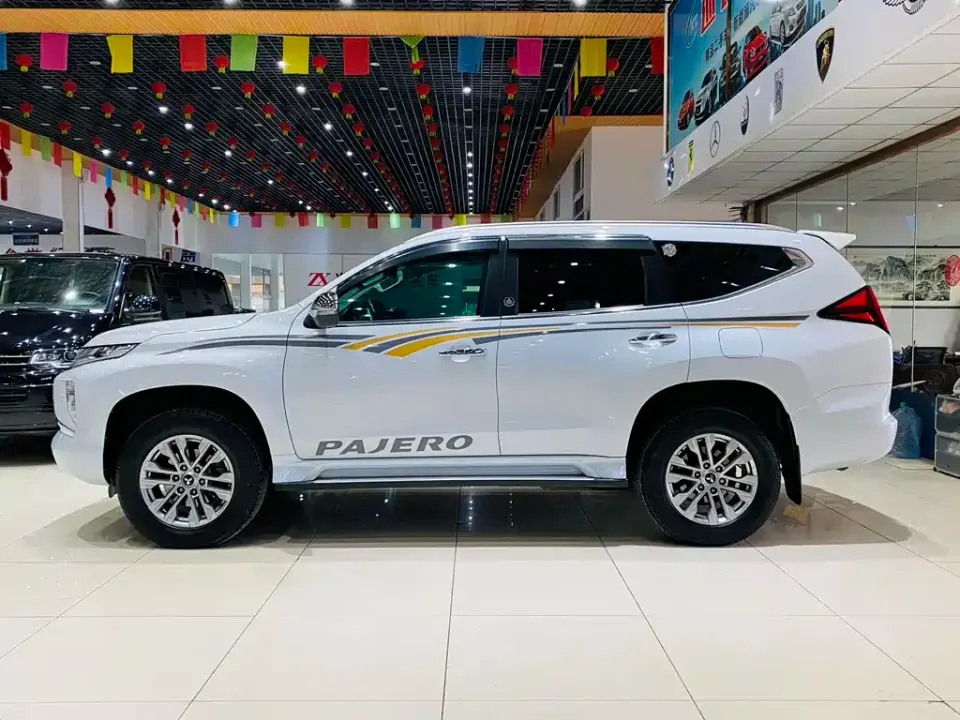 Mitsubishi Pajero Sport (Import)