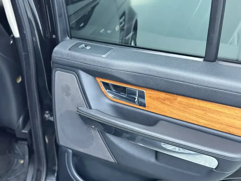 Land Rover Sport