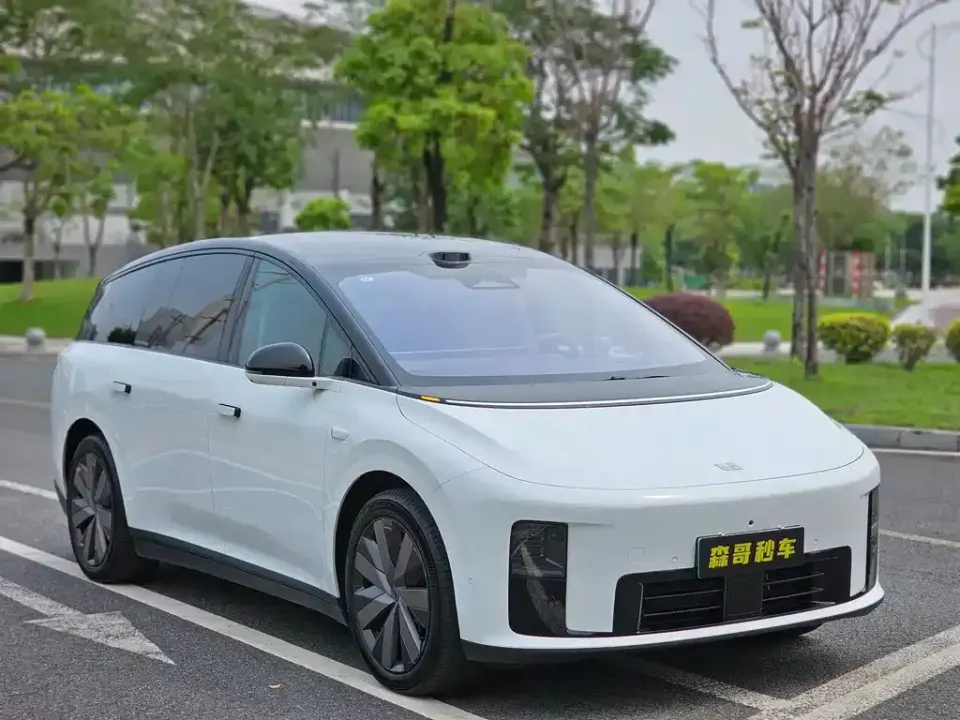 Li Li i8