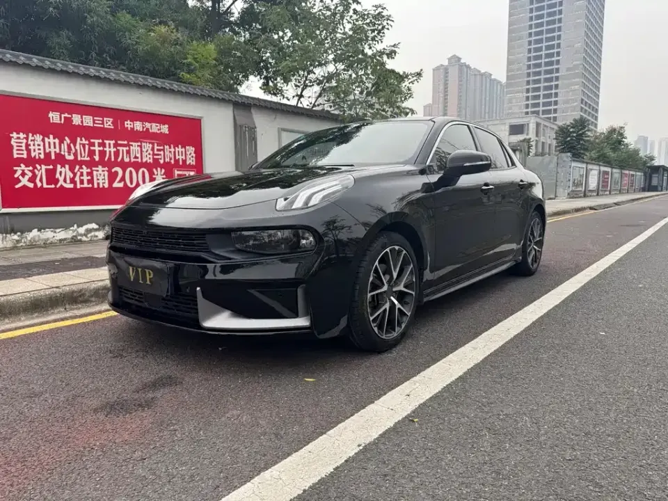 Lynk & Co 03