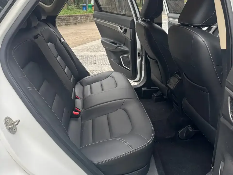 Geely Emgrand GS