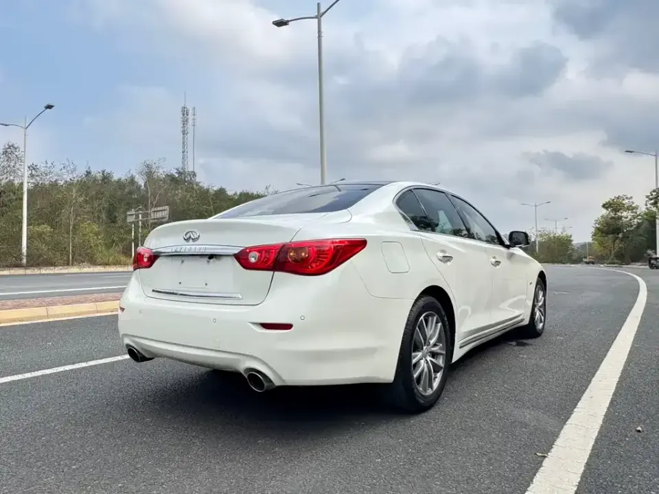 Infiniti Q50L