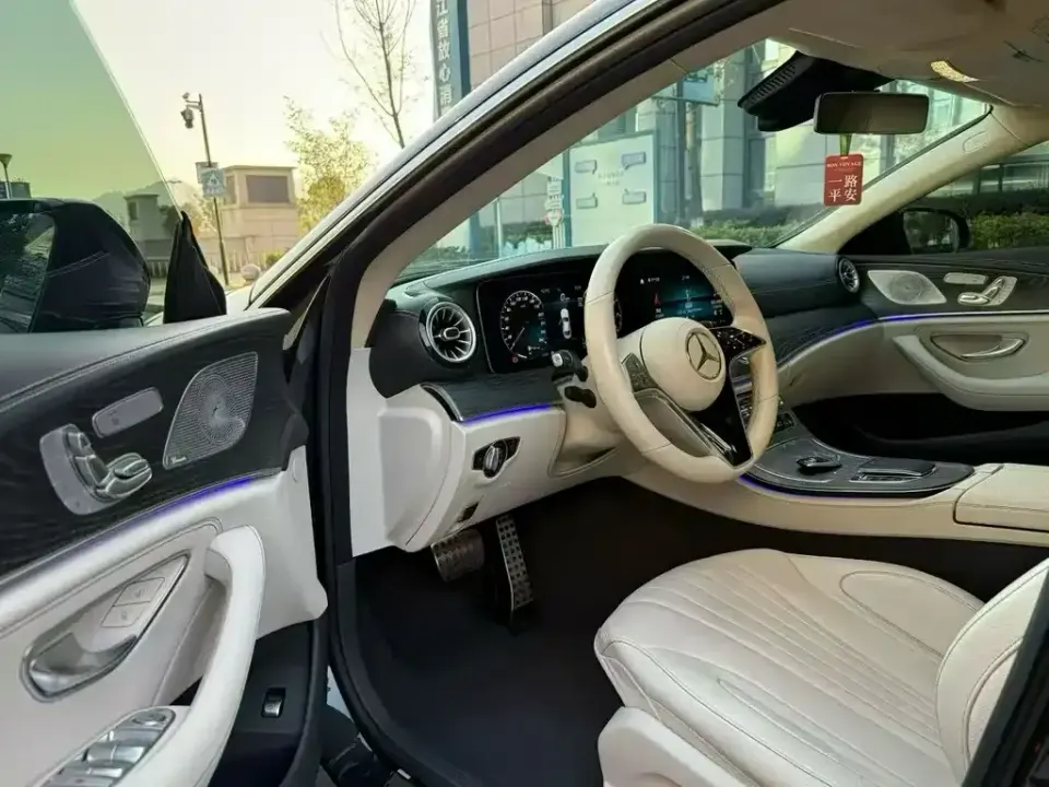Mercedes-Benz CLS