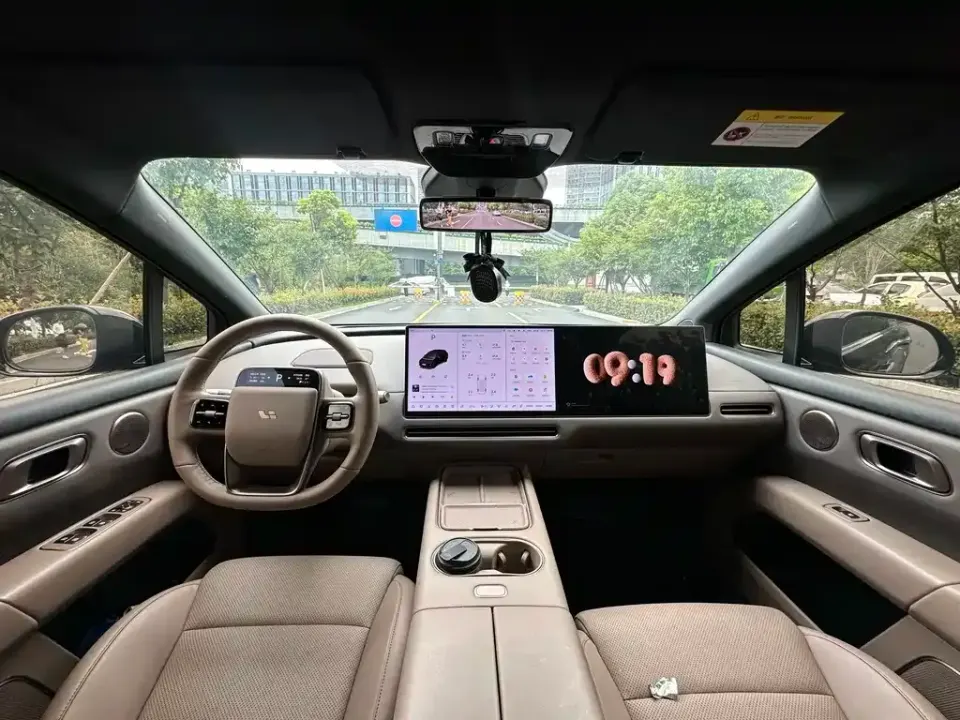 Li Li i6