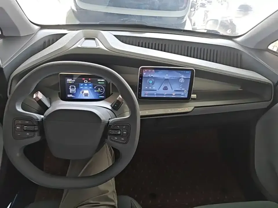 Baojun E200