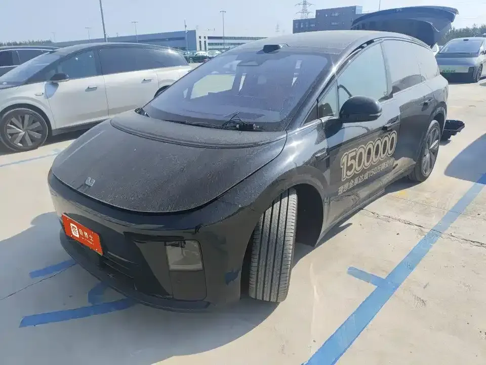 Li Li i8