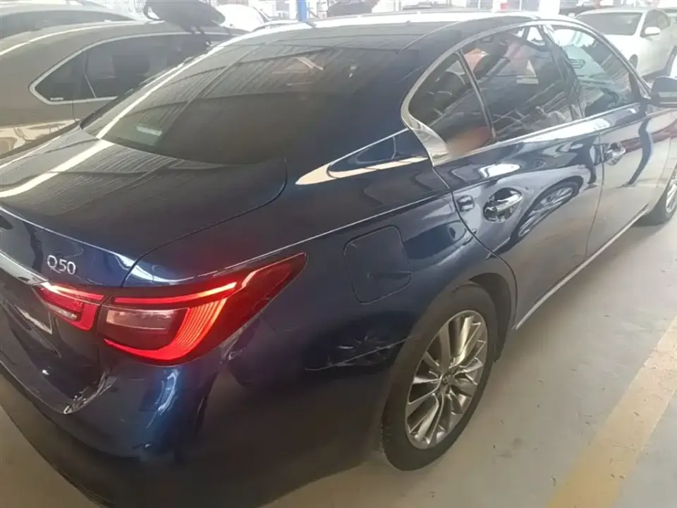 Infiniti Q50L