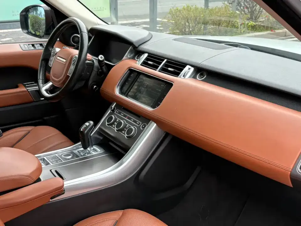 Land Rover Sport
