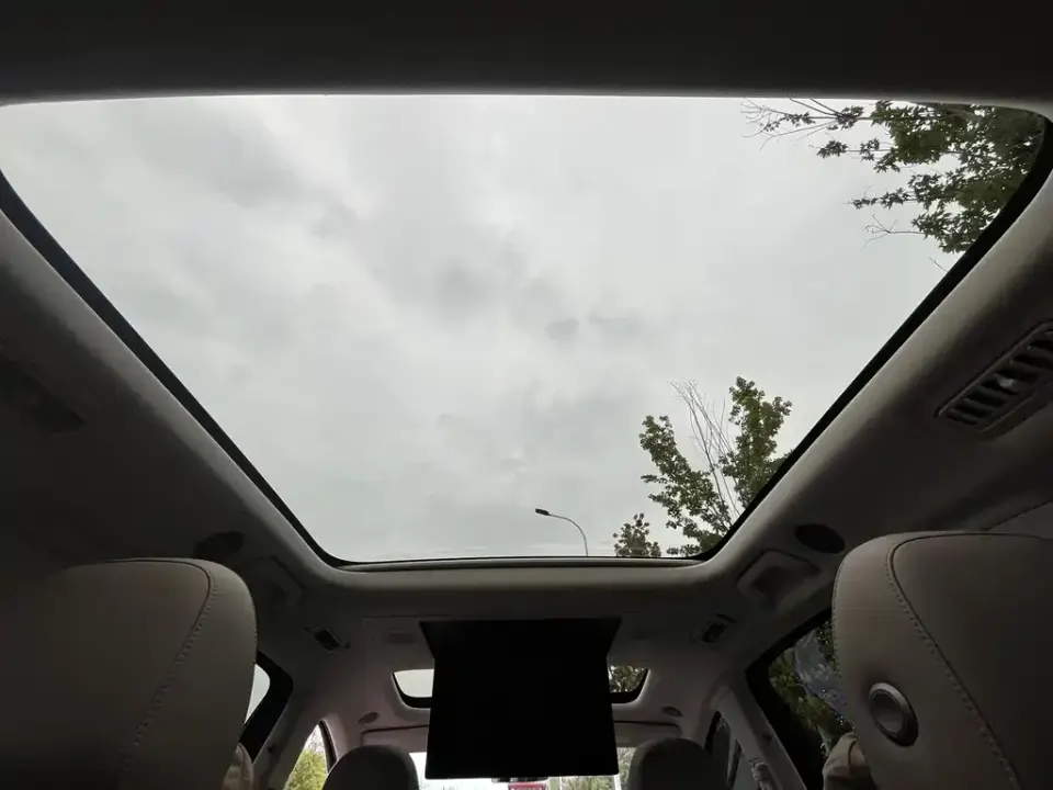 Li Li i8